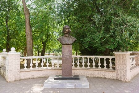 Yevpatoria, Crimea, Russia-September 7, 2019: monument-bust of writer Nikolai Gogol in the Park of the same name resort townのeditorial素材