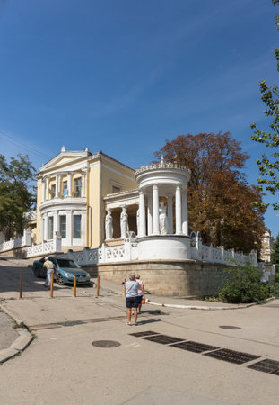 Russia, Crimea, Feodosia September 18, 2020-Milos Dacha on Aivazovsky Avenue, built in the resort town in early 1911. statue of venus de milo in the rotunda gazeboのeditorial素材