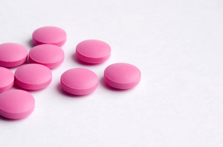 Close-up pills lying on the tableの写真素材