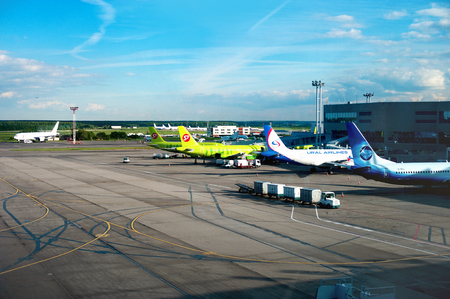 MOSCOW, RUSSIA - May 28, 2017: Airplane is under loading in Domodedovo airport. The Domodedovo International Airport is one of the three major Moscow airportsのeditorial素材