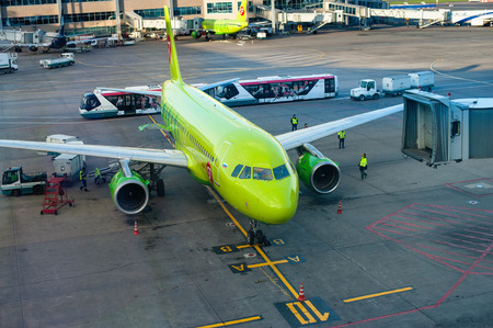 DOMODEDOVO AIRPORT DME , RUSSIA - May 28, 2017: Domodedovo airport on May 28, 2017 in Moscow, Russia. Domodedovo airport is Russia's largest airport, is one of twenty largest airports in Europeのeditorial素材