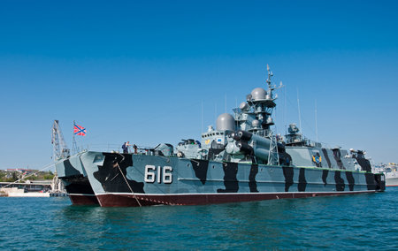 SEVASTOPOL, CRIMEA, UKRAINE - MAY 06, 2013: Guided Missile Corvette "Samum", Ship of The Black Sea Fleet of the Russian Navy in the Sevastopol Bayのeditorial素材