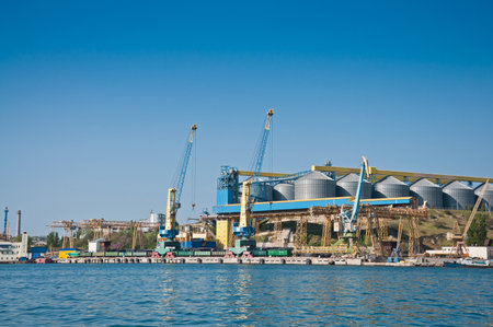 SEVASTOPOL, CRIMEA, UKRAINE - MAY 06, 2013: Cranes in the cargo port in the Sevastopol Bayのeditorial素材
