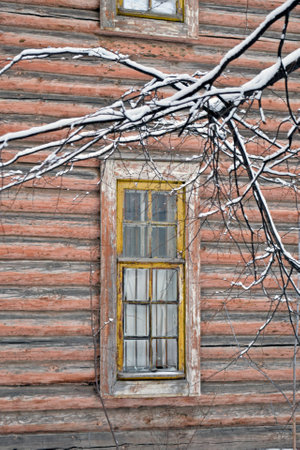 Yaroslavl, Russia - December 15, 2018, a very old wooden house on the face of Yaroslavl, in winter under the snowのeditorial素材