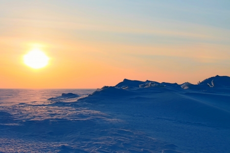  Decline on the snow islandの写真素材