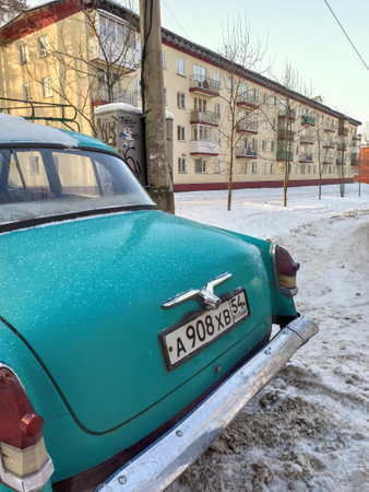 car, auto, vehicle, automobile, street, transportation, road, retro, vintageの写真素材