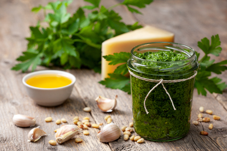 Ingredients for parsley pesto.の写真素材