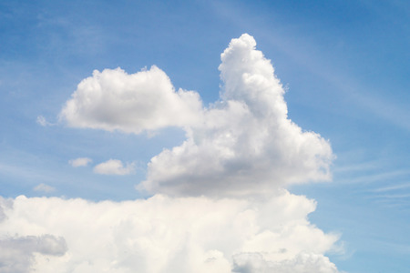 Rabbit cloud shape in the sky
の写真素材