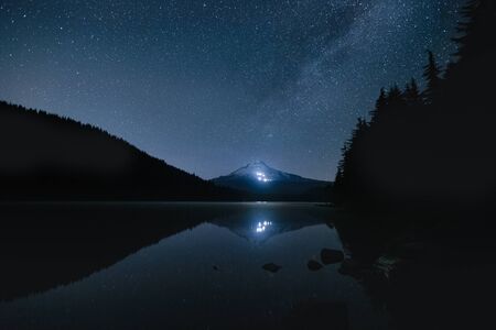 This is the picture of Mount Hood at Trilliuam Lake Portland Oregonの写真素材
