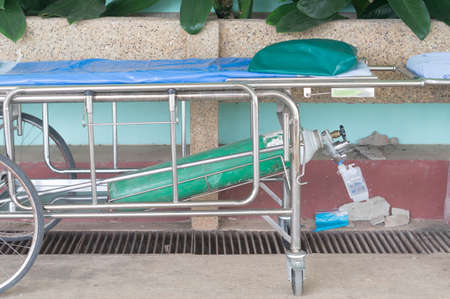 Medical stretcher preparedness with oxygen cylinder for emergency
