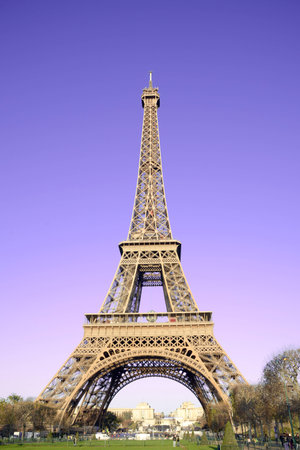 PARIS, FRANCE - NOVEMBER 28, 2015 : The Eiffel Tower in Paris, France. The one of most popular in the world.のeditorial素材
