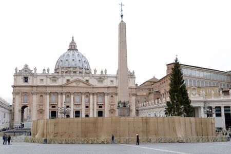 VATICAN CITY, VATICAN - NOVEMBER 22, 2015 : Saint Peter's Square views in Vatican City, Vatican.のeditorial素材