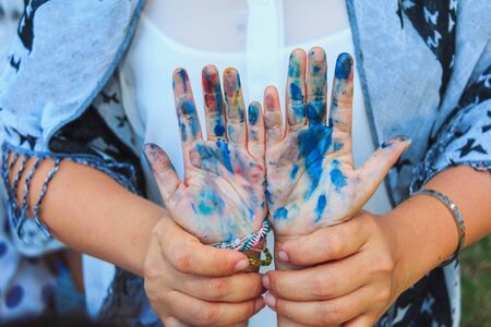 little gird hand dirty color after play draw art