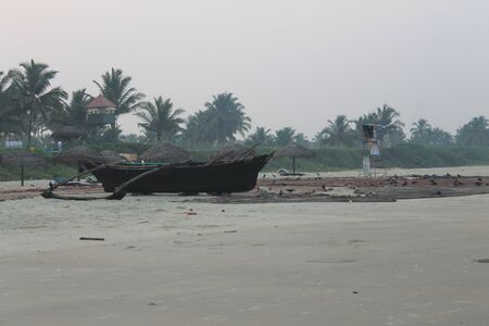 the boat at dawnの写真素材