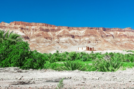 Beautiful mountain scenery. Endless roads from Urzazad to Merzouga to Morocco. This is a real thrill...