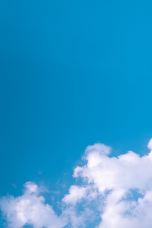 white cloud on blue sky with copy space , horizontalの写真素材