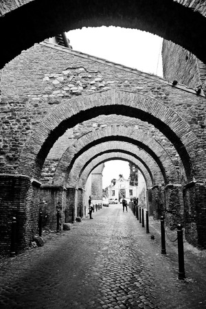 Arches along a passage way in black and whiteのeditorial素材