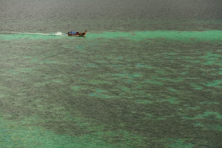 Nice shot of Beautiful beach and clear light green seaのeditorial素材