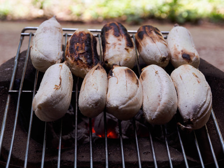 Banana broil on the stove