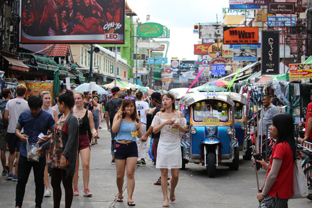 an Road, Thailand - june 3 , 2018 : Tourist and tuk tuk taxi at Khao San Road, Bangkok, Thailandのeditorial素材