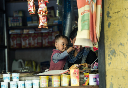 Leh Ladakh , India - August 11: Unidentified Children with mom in leh market 10, 2015のeditorial素材