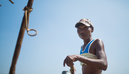 Thanlyin, Myanmar -  February 23: Unidentified people take a boat at The Yele Paya Pagoda in Thanlyin, Myanmar 23, 2017のeditorial素材