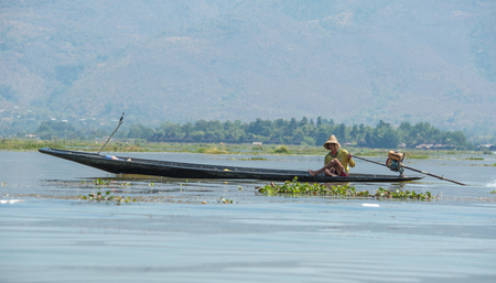Shan State, Myanmar -  March 1: Unidentified Local Inle people in Shan State, Myanmar 26, 2017のeditorial素材
