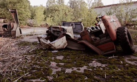 Old car and destruction facilitiesの写真素材