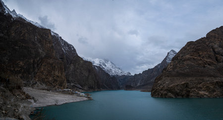 Landscape view Atabad lake in Himalayas along with KKHの写真素材