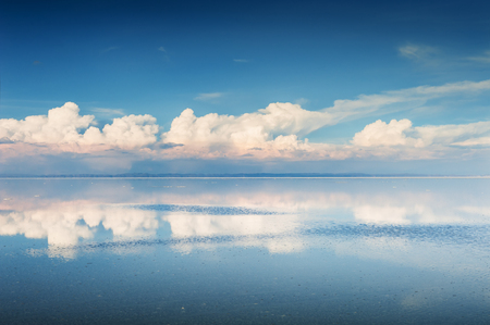 Mirror surface on the Salar de Uyuni salt flat, Altiplano, Boliviaの写真素材