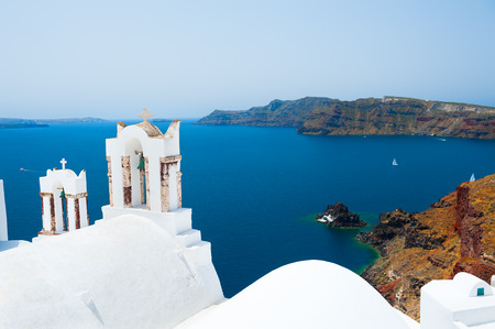 White architecture on Santorini island, Greece. Beautiful summer landscape, sea view.の写真素材