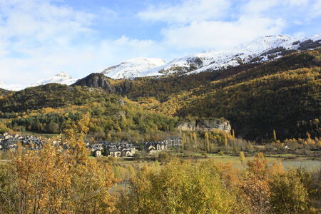 Pueyo de Jaca, Pyreneesの写真素材