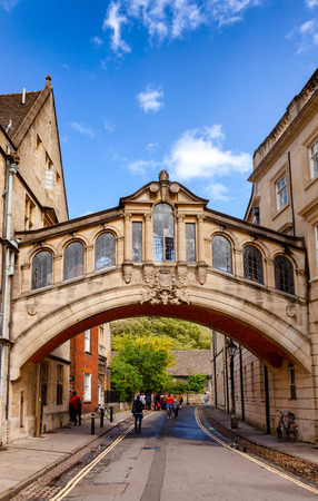 OXFORD, UK - JUN 15, 2013: Hertford Bridge (calledのeditorial素材