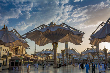 Electric umbrella - nabvi mosque - Madeena