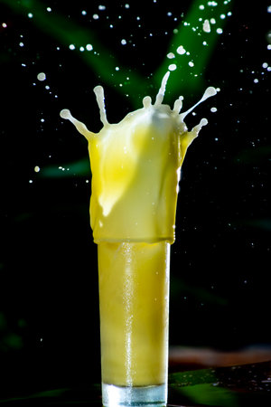 drink splash image, water splashの写真素材