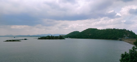 Panoramic view of the island in the middle of the damのeditorial素材