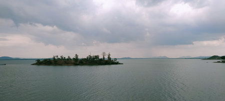 Panoramic view of the island in the middle of the damのeditorial素材