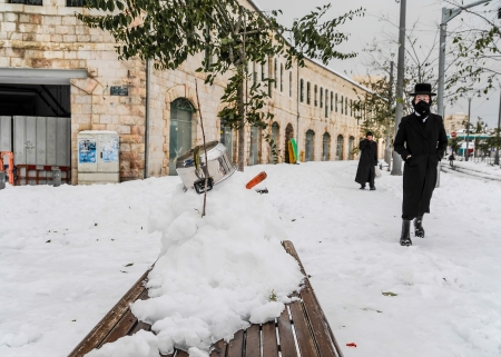 Streets of Jerusalem covered in snow, December 13, 2013のeditorial素材