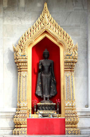 Buddha Standing in the doorの写真素材