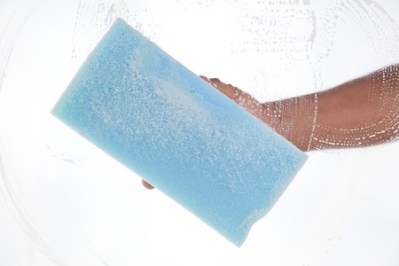 Window cleaner using a blue sponge