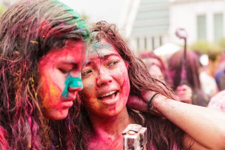 BANGKOK, THAILAND - March 2016: Unidentified People celebrating during the color throw at the Holi Festival of Colors on March 27, 2016 in Bangkok, Thailand.のeditorial素材