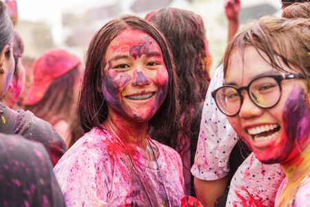 BANGKOK, THAILAND - March 2016: Unidentified People celebrating during the color throw at the Holi Festival of Colors on March 27, 2016 in Bangkok, Thailand.のeditorial素材