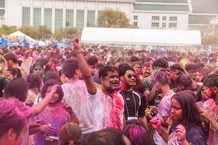 BANGKOK, THAILAND - March 2016: Unidentified People celebrating during the color throw at the Holi Festival of Colors on March 27, 2016 in Bangkok, Thailand.のeditorial素材