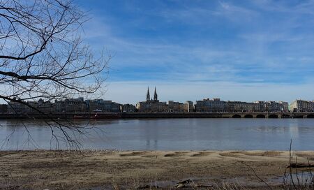 Discovery of Bordeaux city : view of the center town from the other side of the Garonne river