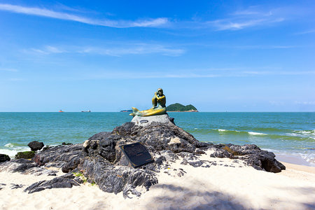 Mermaid statue symbol on Samila beach Songkhla, Thailandの写真素材