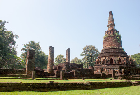 The ruin of the temple Wat Phra Kaeo in Kamphaeng Phet Historical Park,Thailandの写真素材