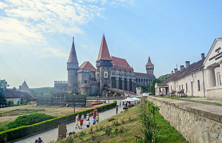 HUNEDOARA, ROMANIA - AUGUST 5, 2017: Tourists visits the Corvins Castle build by John Hunyadi.のeditorial素材