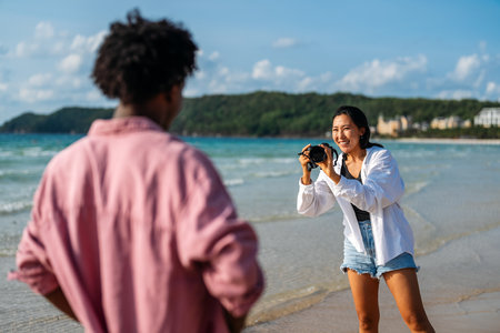 Traveler couple captures stunning landscapes, turning travel photography into a lifelong hobbyの写真素材