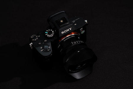 The new Canon EOS 100mm f2.8L F2.8D lens with black back.のeditorial素材