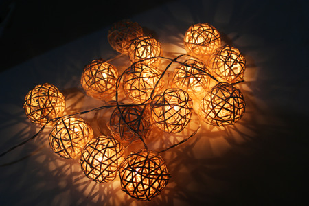 Blinker light in a small ball weave.